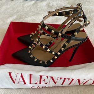 Valentino pumps 38.5 never worn